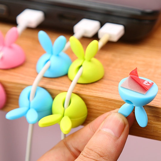 Klip Holder Kabel Charger USB Bentuk Telinga Kelinci