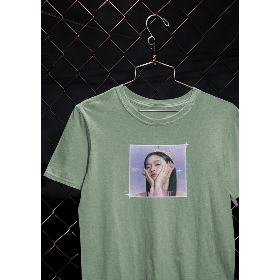 Pretty Savage- Kaos Oversize Itzy Ryujin Checkmate Photo