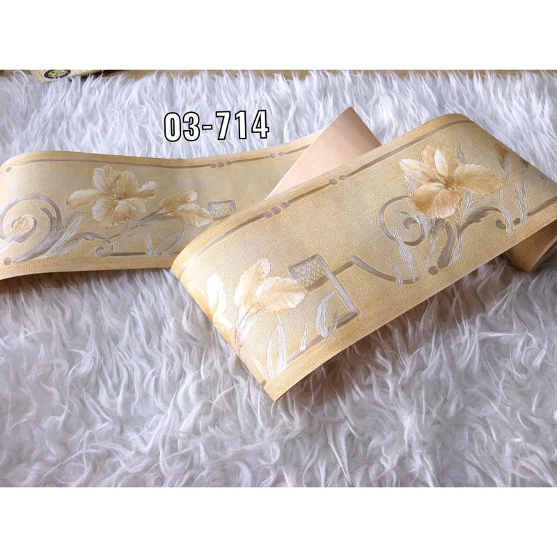 Wallpaper Dinding Border List Motif Bunga Gold Mewah