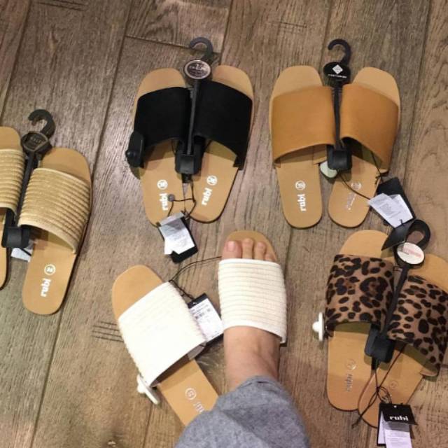 flat foot slippers