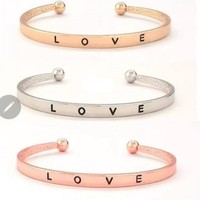 Gelang Tangan Model Terbuka Klasik LOVE untuk Wanita