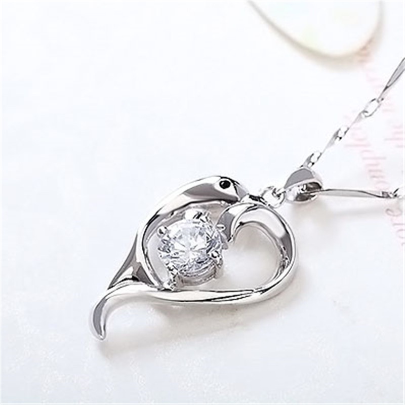 [Ready Stock]Fashion Personality Love Dolphin Necklace Jeweled Pendant