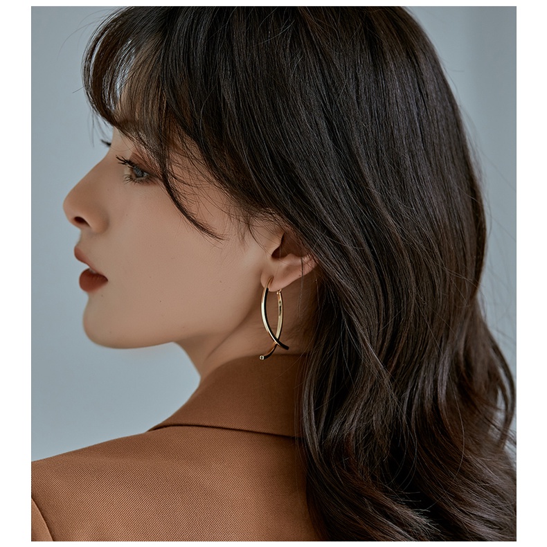 Anting Tusuk Bentuk Salib Bahan Silver 925 Untuk Wanita