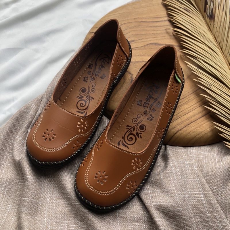 (HARGA PROMO = PACKING TANPA KARDUS) SEPATU LASER 7 CEWEK WANITA KULIT SLIP ON SINTETIS TERMURAH TERLARIS SEPATU WANITA FLAT SHOES MURAH TEPLEK LASER CASUAL MURAH SLIP ON CEWEK KULIT CASUAL MURAH KEKINIAN CEWEK FORMAL DINAS KERJA KULIAH SEKOLAH TERMURAH