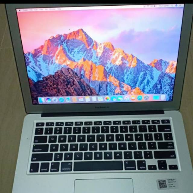 SALE..MEC AIR 11 INCH 2015 ..INTEL CIRE I5 PROC 1.6GHZ...ssd 256