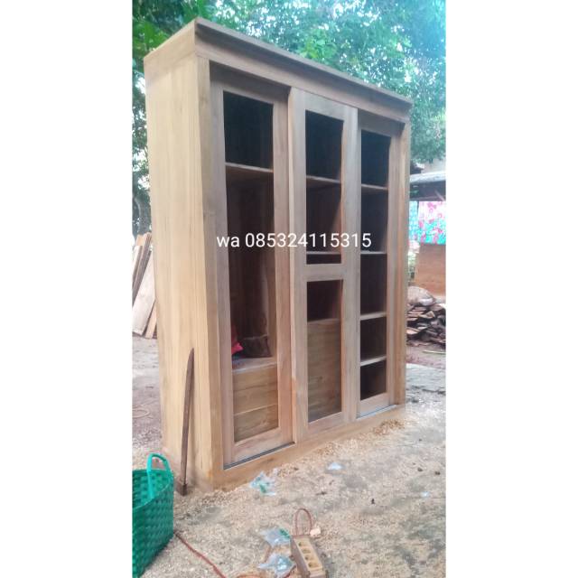 Lemari pakaian jati jepara