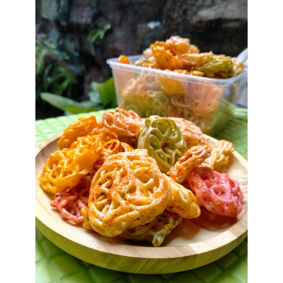 

Krupuk Seblak Mawar kemasan 100gr @BYF.KITCHEN