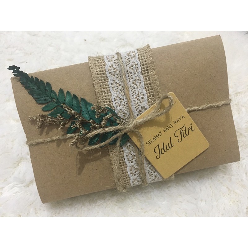 

RUSTIC GIFT BOX saja (belum termasuk harga hijab)by ZeeyaHijab