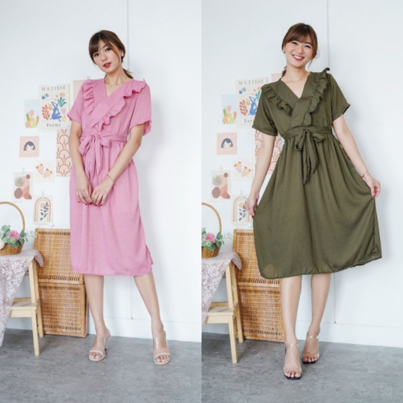 Kikko Ruffle Tied Rayon Crinkle Midi Dress Wanita Casual Lengan Pendek