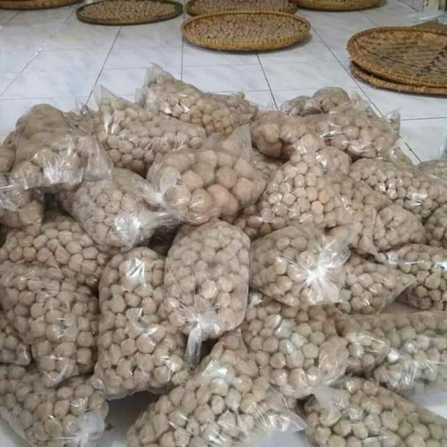 

Bakso ayam home Made siap saji lengkap dengan bumbu kuah dll