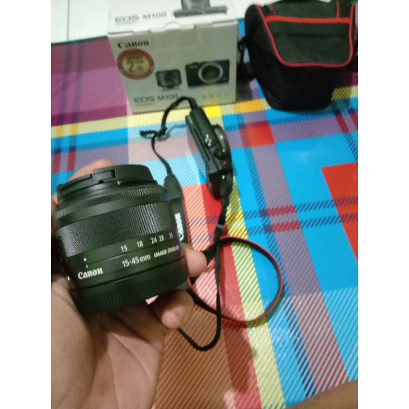 Canon eos m100