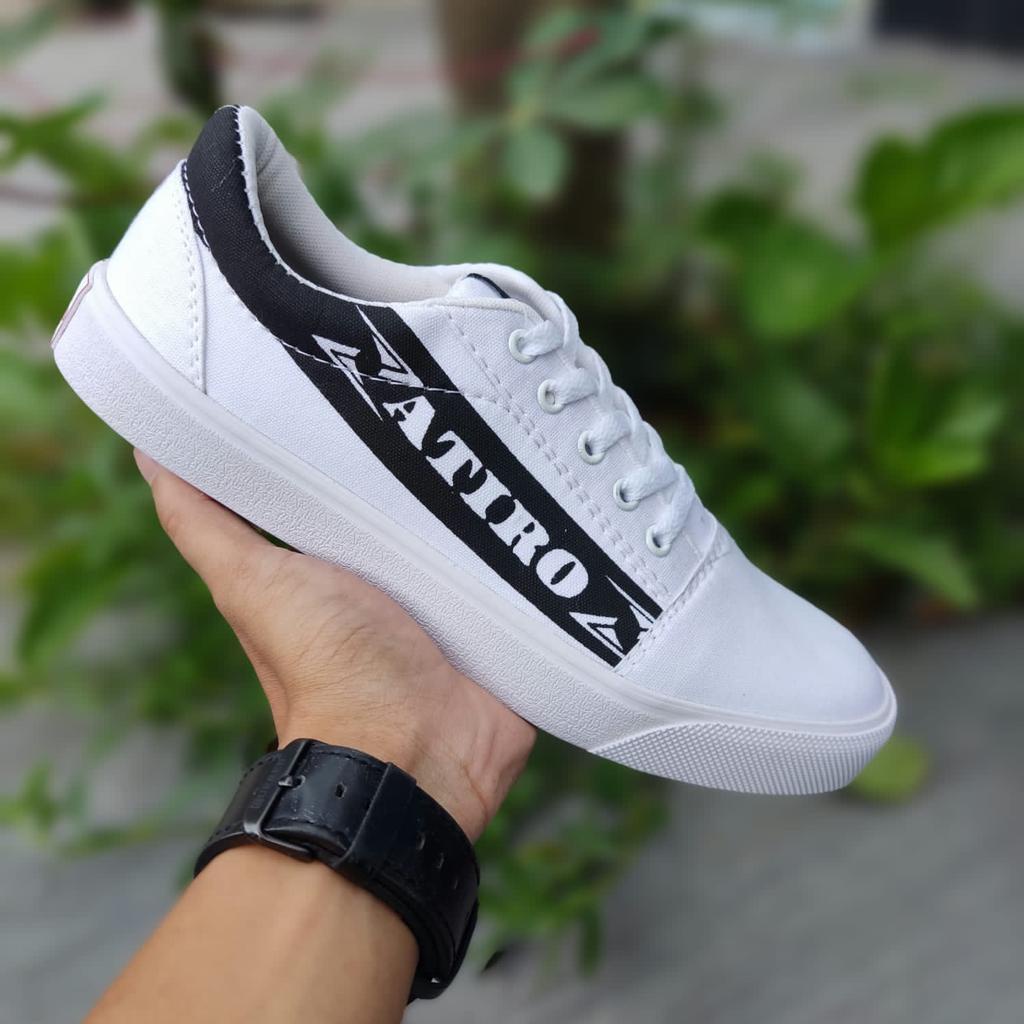 ZATIRO Sepatu Casual Pria Sneakers Kasual White Polos Ori Cowok Sepatu Sneaker Cowo Gaya Santai Kerj