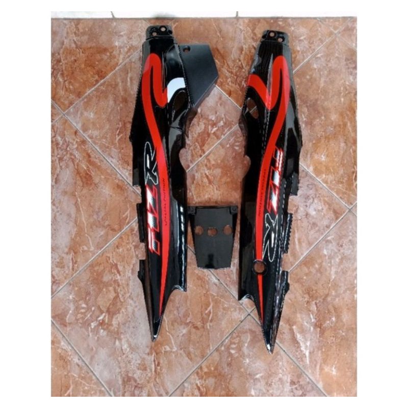 BODI BELAKANG FIZR WARNA HITAM LIST MERAH