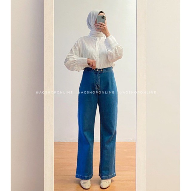 Wide Leg Jeans with two button in Medium