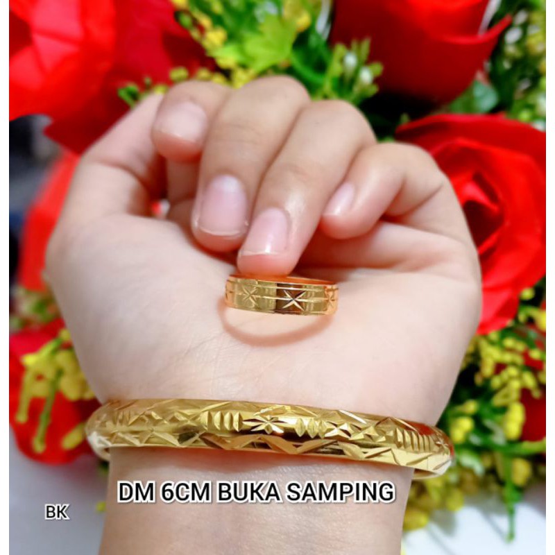 BAYAR DI TEMPAT GELANG TANGAN WANITA TITANIUM ASLI BERMACAM MOTIF PILIHAN