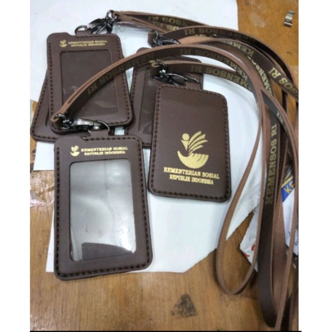 

Name tag id card KEMENSOS