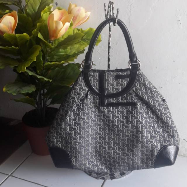 PRELOVED TAS GUY LAROCHE