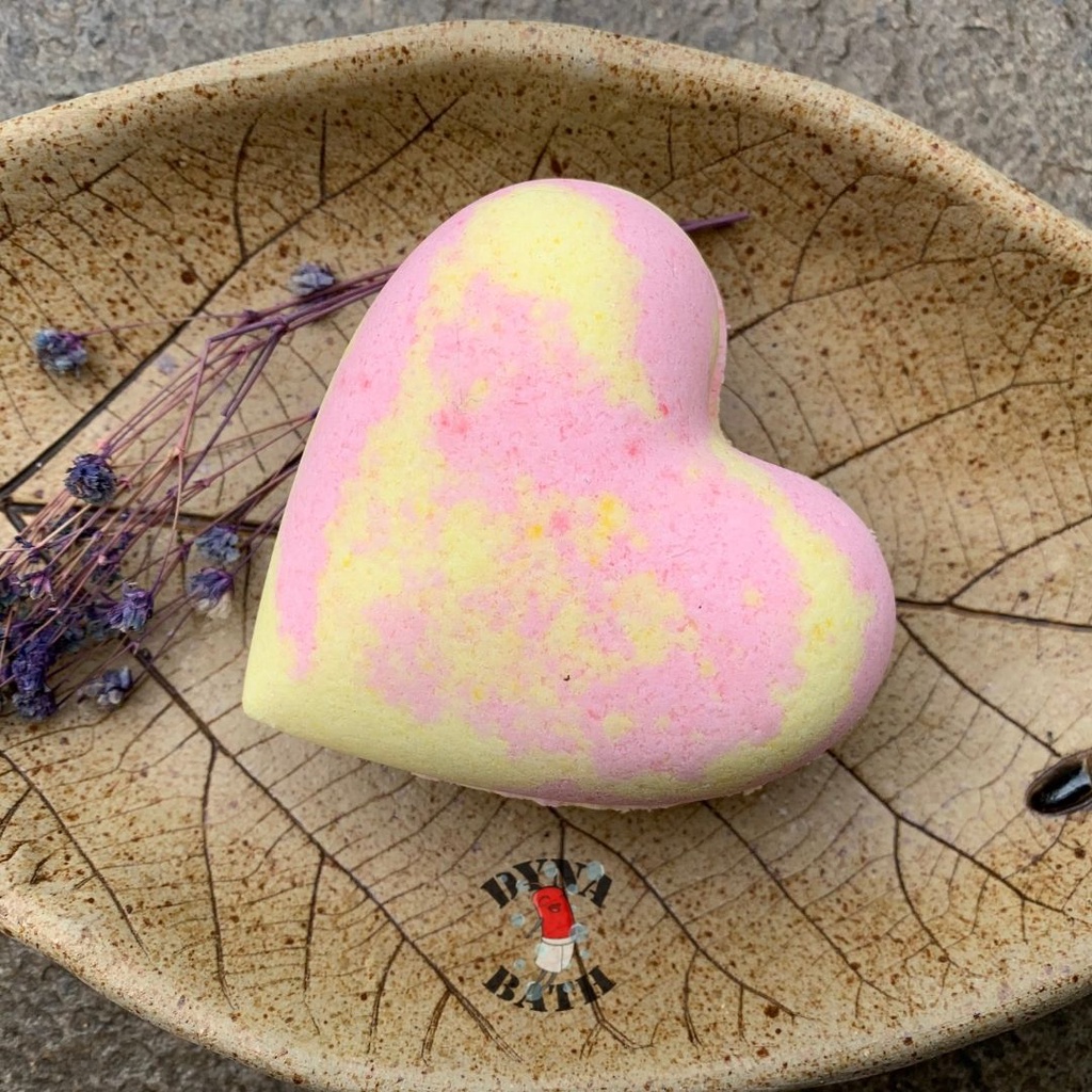 Heart bath bomb bath bomb bentuk hati Homemade Bath Bomb Handmade Bath Bomb by Dynabath