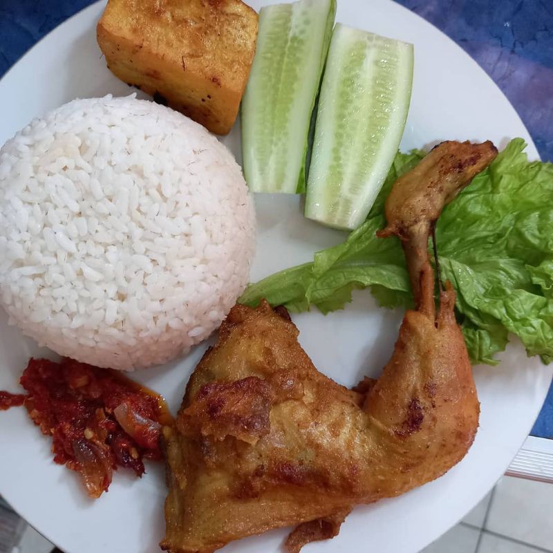 

Nasi Ayam Goreng