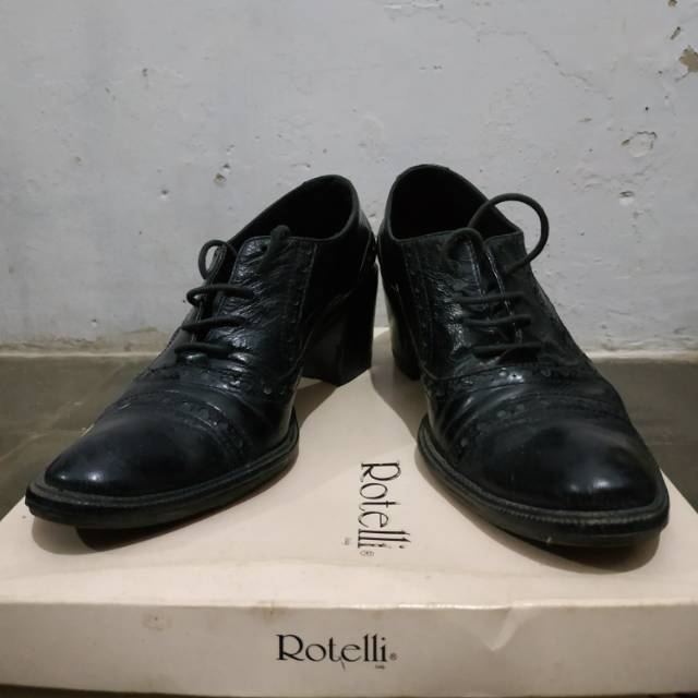 [PRELOVED] Sepatu Rotelli Wanita