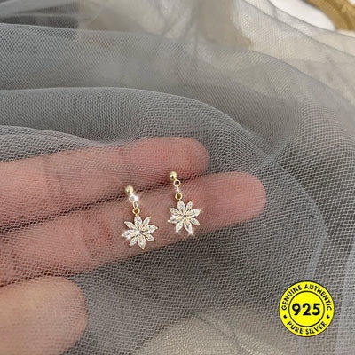 Anting Tusuk Sterling Silver 925 Lapis Emas 18K Desain Bunga Aster Hias Zircon AAA Untuk Wanita