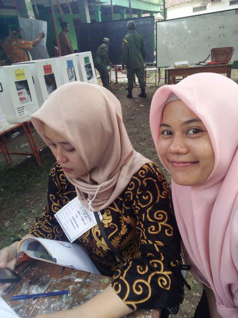 Tunik Batik Motif Ilalang Putih Eksklusif