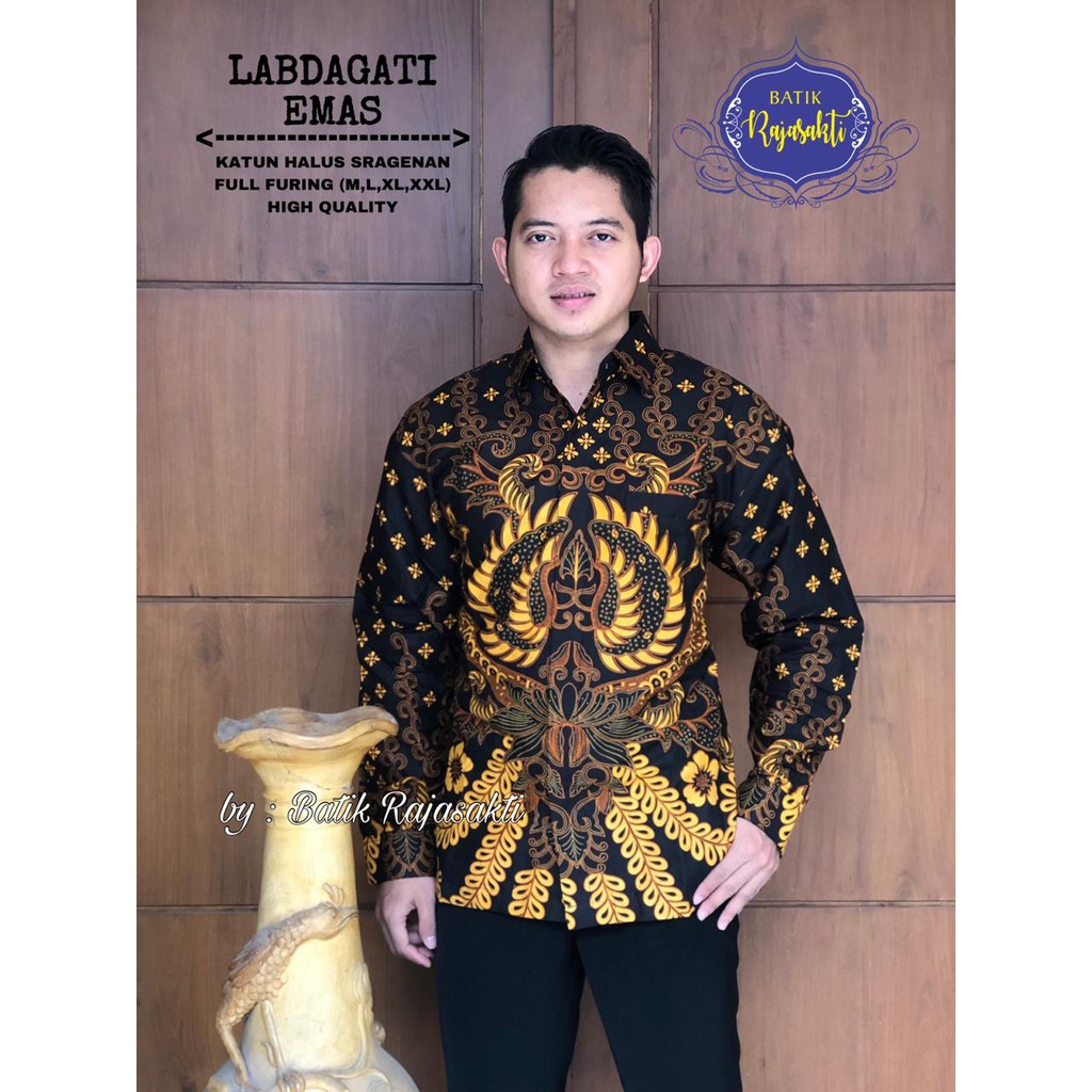 LABDAGATI EMAS RAJASAKTI KEMEJA BATIK SOLO PRIA LENGAN PANJANG LAPIS FURING ATASAN BATIK PREMIUM MODERN KATUN HALUS BAHUWIRYA  BANAMITRA BANAMITRA PUTIH BANGSAWAN BAYU PUTRA BERLIAN BIRU BHARATAYUDA BIMASENA BIRENDRA BIRU INDAH BRAHMAKERTA BRAHMAKERTA