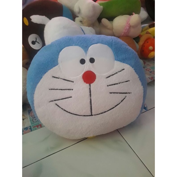boneka kepala doraemon