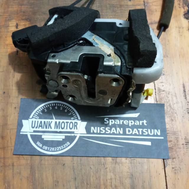 Motor aktuator door lock nissan livina
