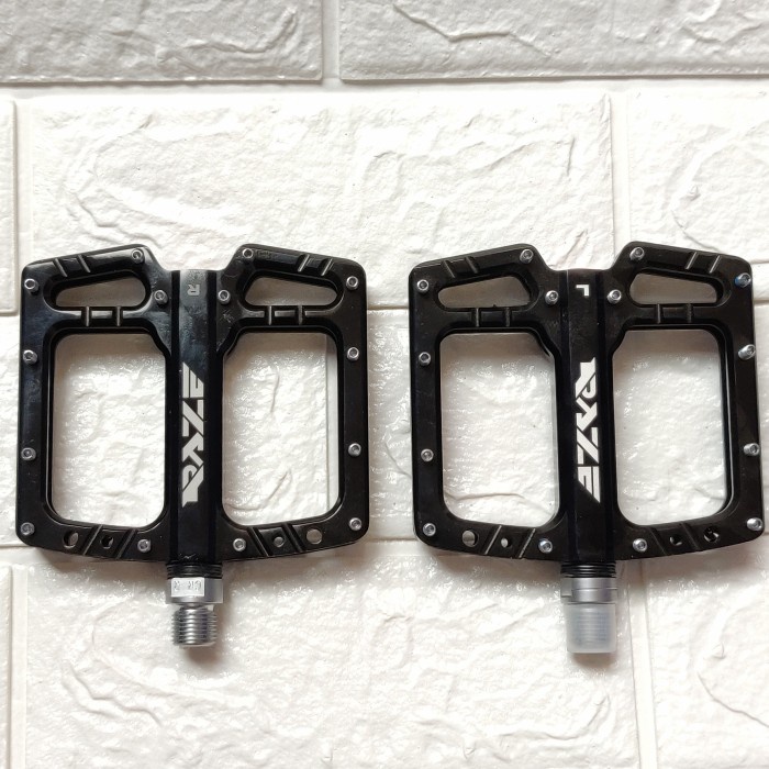 pedal sepeda gunung mtb bearing loncer alloy raze - Hitam