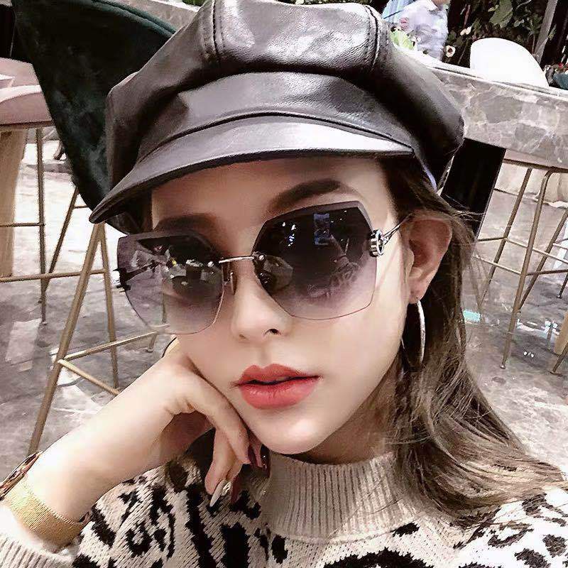 （YUZHU）COD Kacamata Hitam Wanita Korean Mode Fashion Kacamata Hitam Oversized Vintage Gaya Sunglasses Women