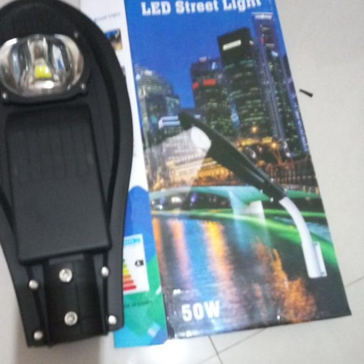 lampu jalan/lampu jalan umum/pju 50 watt mata cobra Trendy