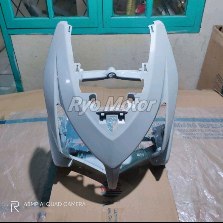 Tameng dasi depan Vario 110 karbu - putih