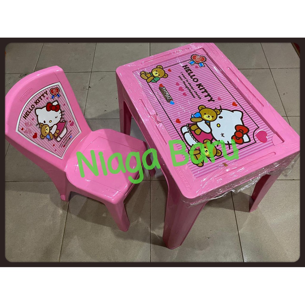 Meja & Kursi Plastik 1 Set Hello Kitty Napolly Khusus GOJEK
