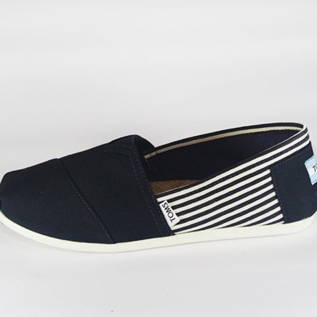 Sepatu_toms