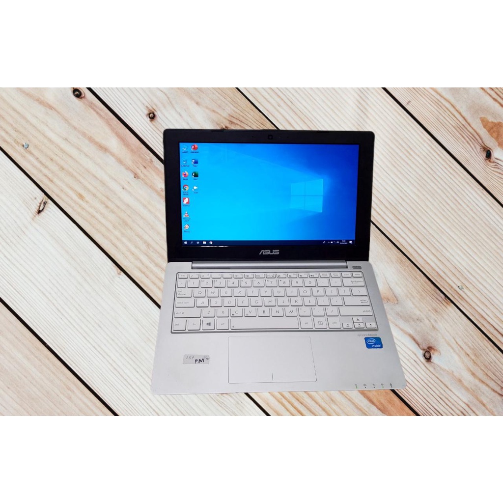 PROMO...! NOTEBOOK LAPTOP SECOND ASUS  MEMORY 4 GB HDD 500 GB 12 INCH GENERASI BARU ZOOM WIFI WEBCAM WINDOWS 10 SIAP PAKAI BERGARANSI BONUS TAS DAN MOUSE 2JUTAAN