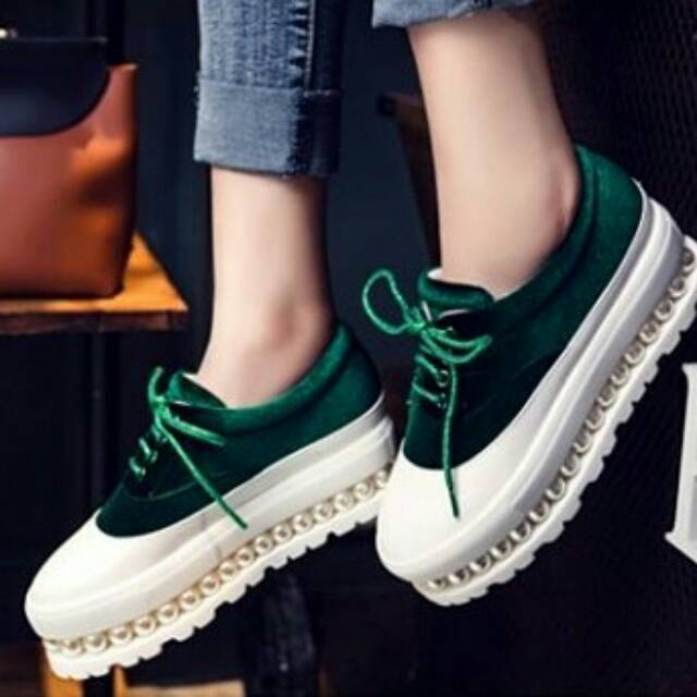 Sepatu import tipe 703