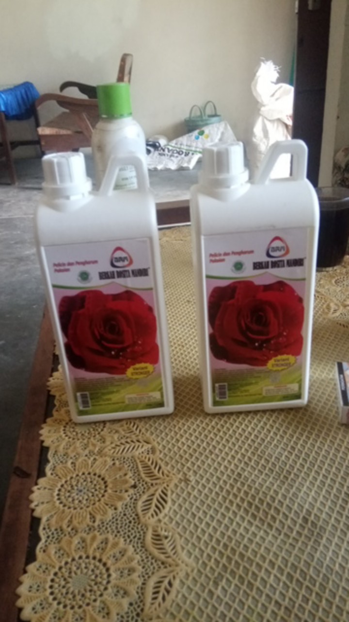 Pelicin Dan Pengharum Pewangi Pelembut Pakaian Baju Laundry Brm Jerigen 1 Liter