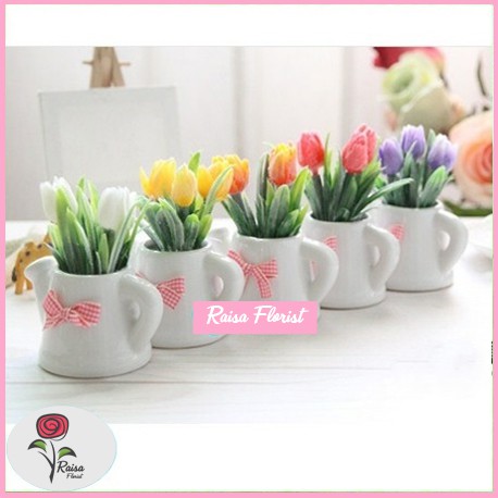 Set Tulip Vas Artificial Hiasan Cafe Rumah Bunga Plastik Set Tulip Vas Artificial Hiasan Cafe Rumah Bunga Plastik