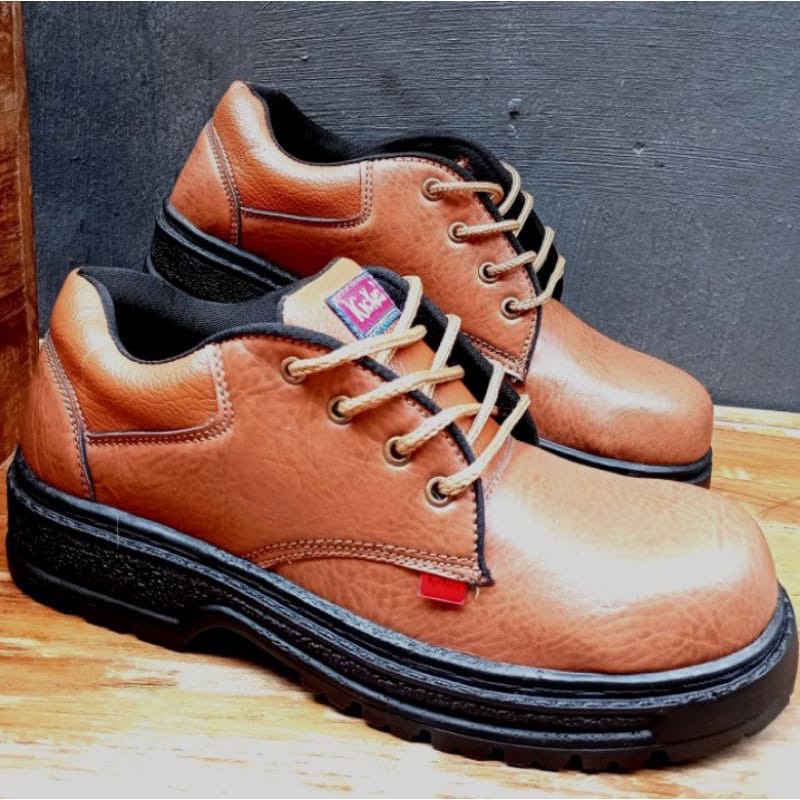 Sepatu pria safety kerja coklat Sepatu Safety Pria Ujung besi