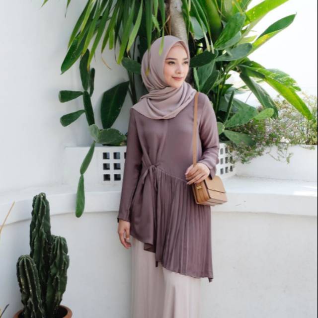 SARAH BLOUSE BY VANILLA HIJAB