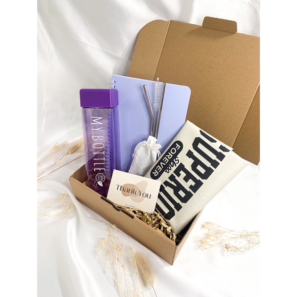 

Gift Set Tumblr / Kado Cewek Cowok / Hampers Cewek Murah / Ide Hadiah Murah / Tote Bag Notebook / Hampers Graduation / Gift Set Botol Murah