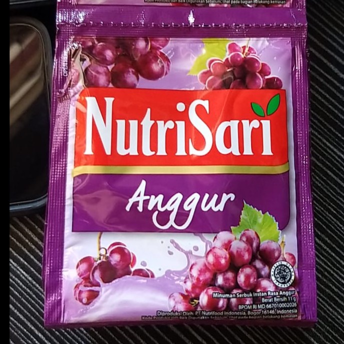 

Nutrisari Sachet Rasa Anggur 1 Renceng isi 10 Sachet