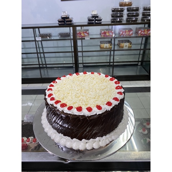

KUE TART LAPIS SURABAYA UKURAN 26 CM MODEL 3
