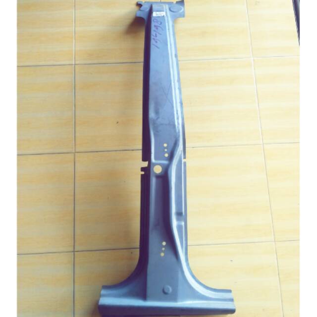 Pilar blk no 2 Isuzu Panther capsul sebelah kanan