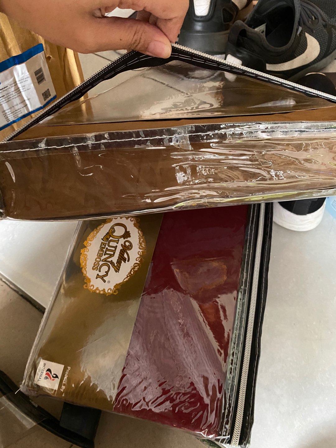 Sprei Vallery Quincy Polos 160 X 200 Grey, Brown, Maroon