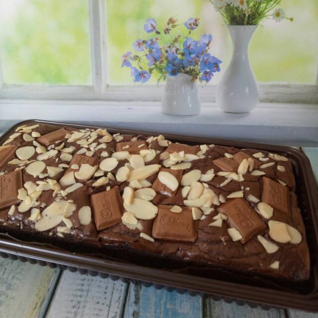 

BROWNIES CADBURY ALMOND