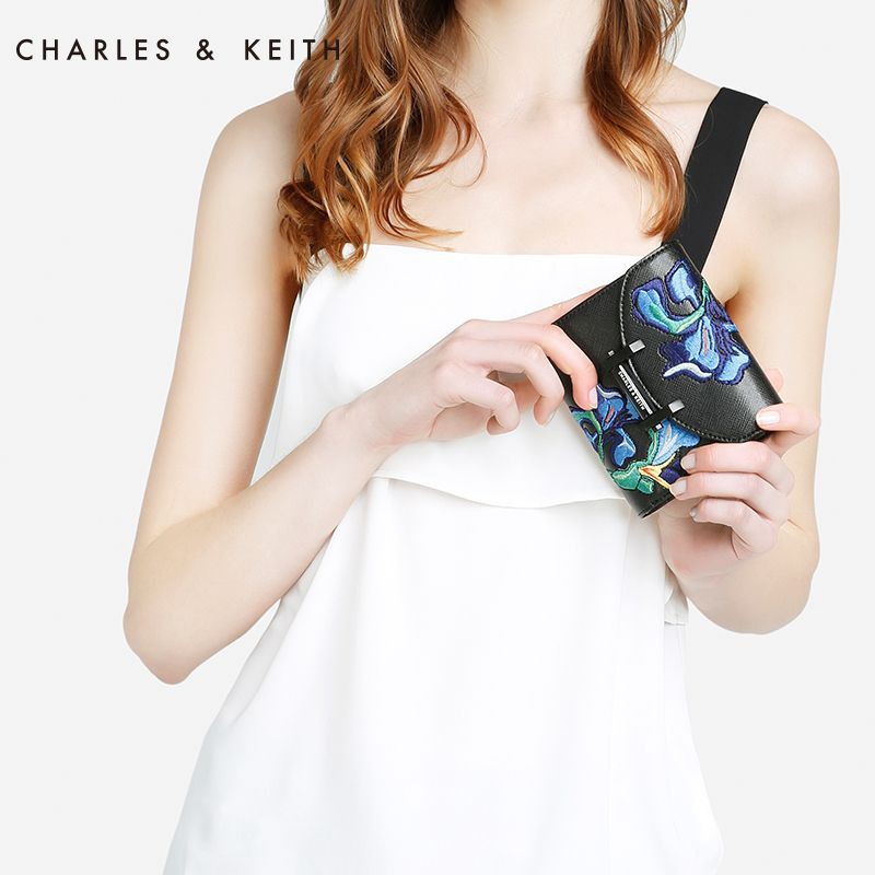 Charles and Keith Snap Pearl Wallet Flower / Charles and Keith Wallet Original
