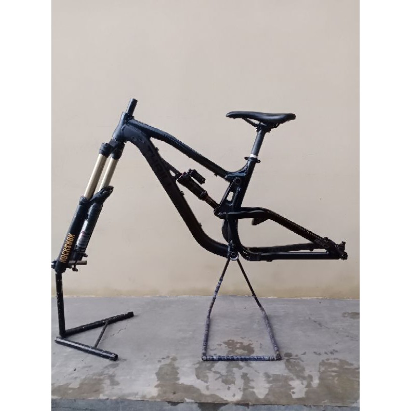 frame thrill ricochet 160 +frok manitou mattoc pro160