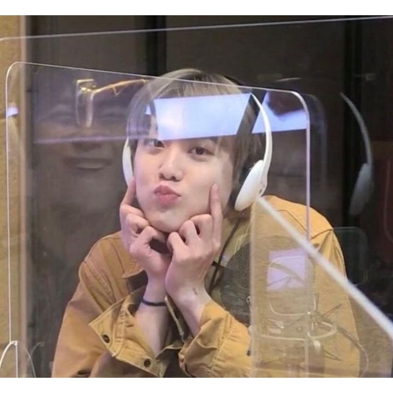 Barang merch Kpop ASTRO